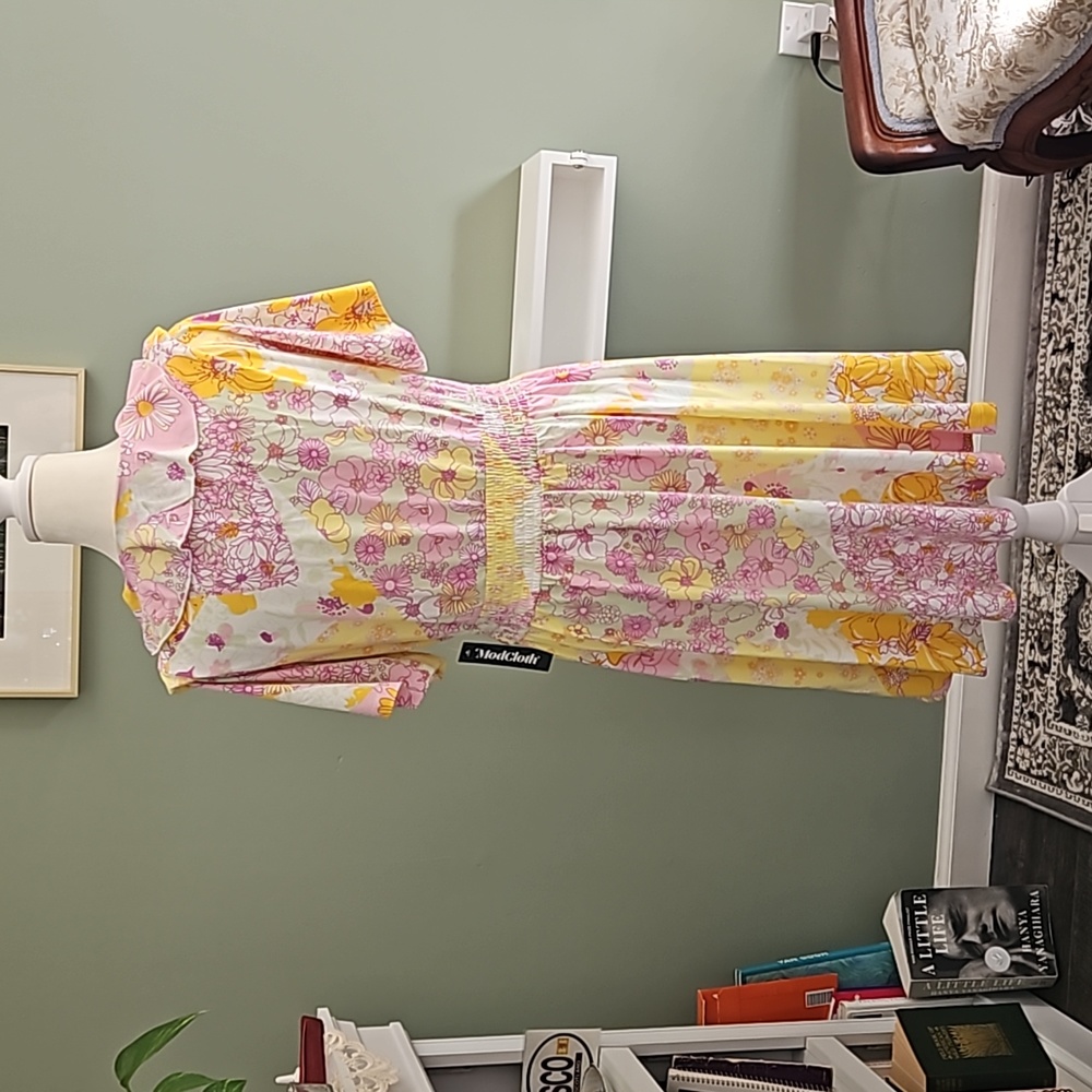 Mod Cloth Dress - Picture 2 of 6